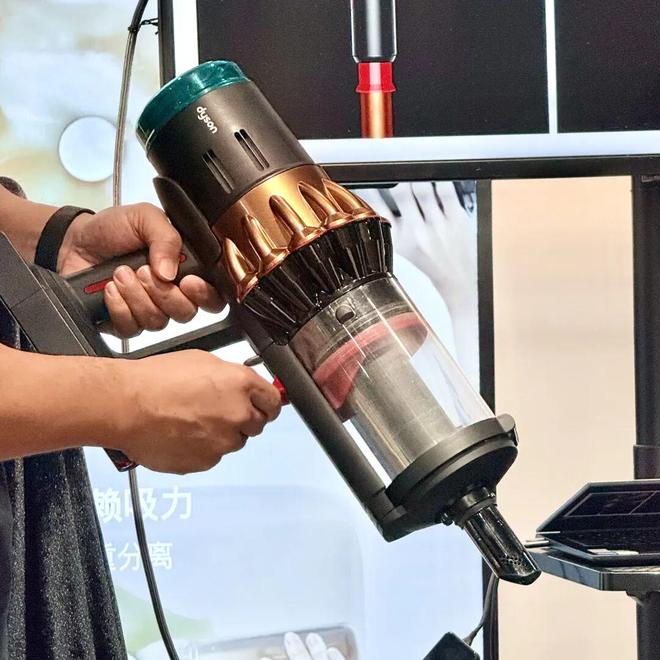 形态创新到性能叠加的多场景清洁体验开元棋牌试玩戴森四款新品亮相：从(图10)